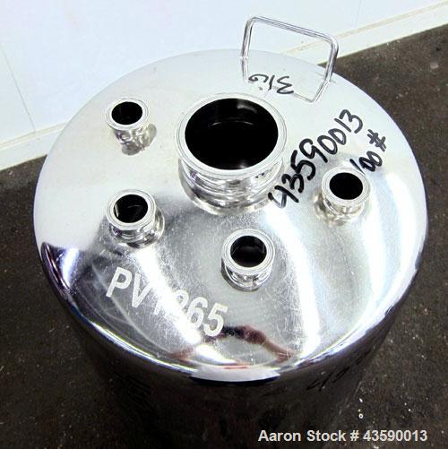 Used Alloy Products Pressure Tank, 33 Gallon, 316L Stainless Steel, Vertical. 17.71” Diameter x 29” straight side. Dished top and bottom. Internal rated Full Vacuum to 85 psi at -20 to 350 degrees F....