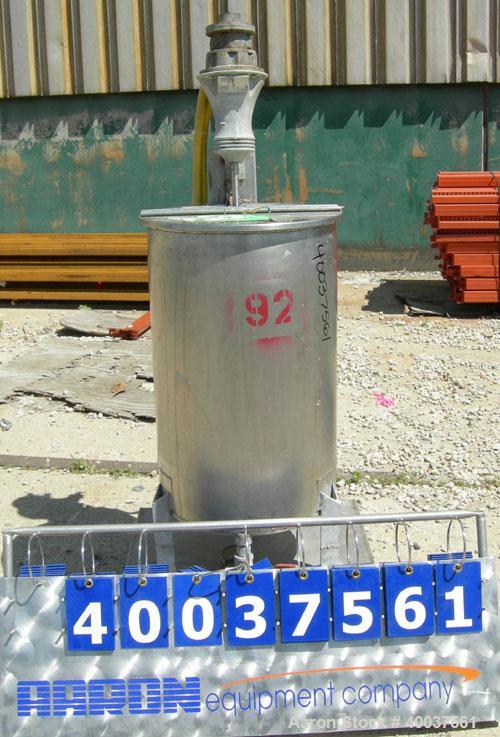 Used Alsop Tank, 25 gallon, 304 stainless steel, vertical. 18'' diameter x 28'' straight side, open top with a 1/2 hinged cover, sloped bottom. Clamp on Alsop agitator, model 25DD, 3/4'' diameter sha...
