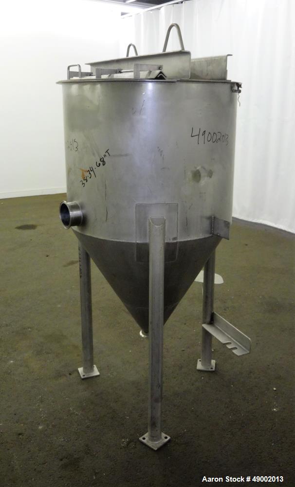 Used Apache Stainless Equipment Tank, 60 Gallon, 304 Stainless Steel, Vertical.