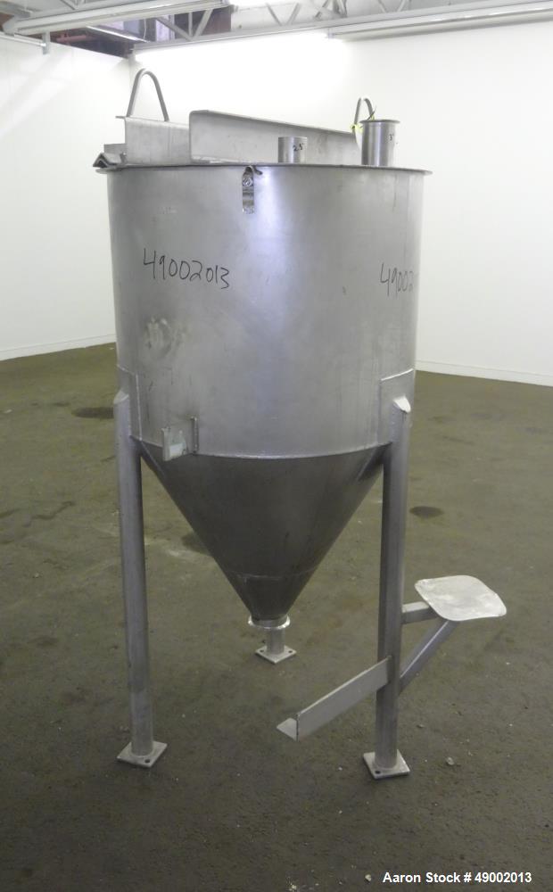 Used Apache Stainless Equipment Tank, 60 Gallon, 304 Stainless Steel, Vertical.