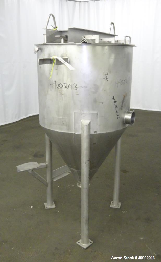 Used Apache Stainless Equipment Tank, 60 Gallon, 304 Stainless Steel, Vertical.