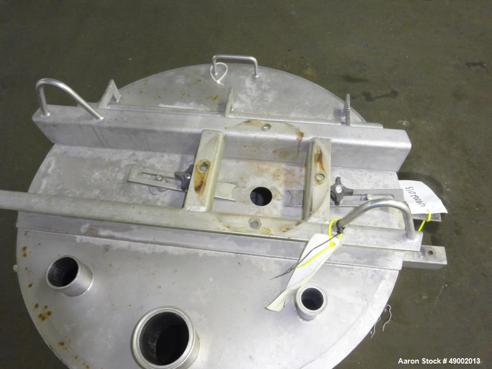 Used Apache Stainless Equipment Tank, 60 Gallon, 304 Stainless Steel, Vertical.