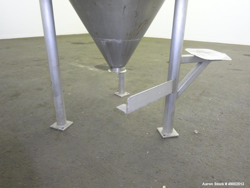 Used Apache Stainless Equipment Tank, 60 Gallon, 304 Stainless Steel, Vertical.