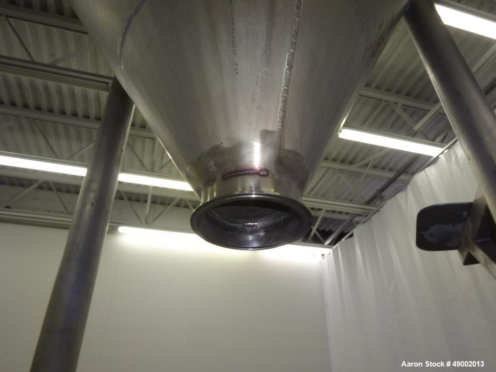 Used Apache Stainless Equipment Tank, 60 Gallon, 304 Stainless Steel, Vertical.