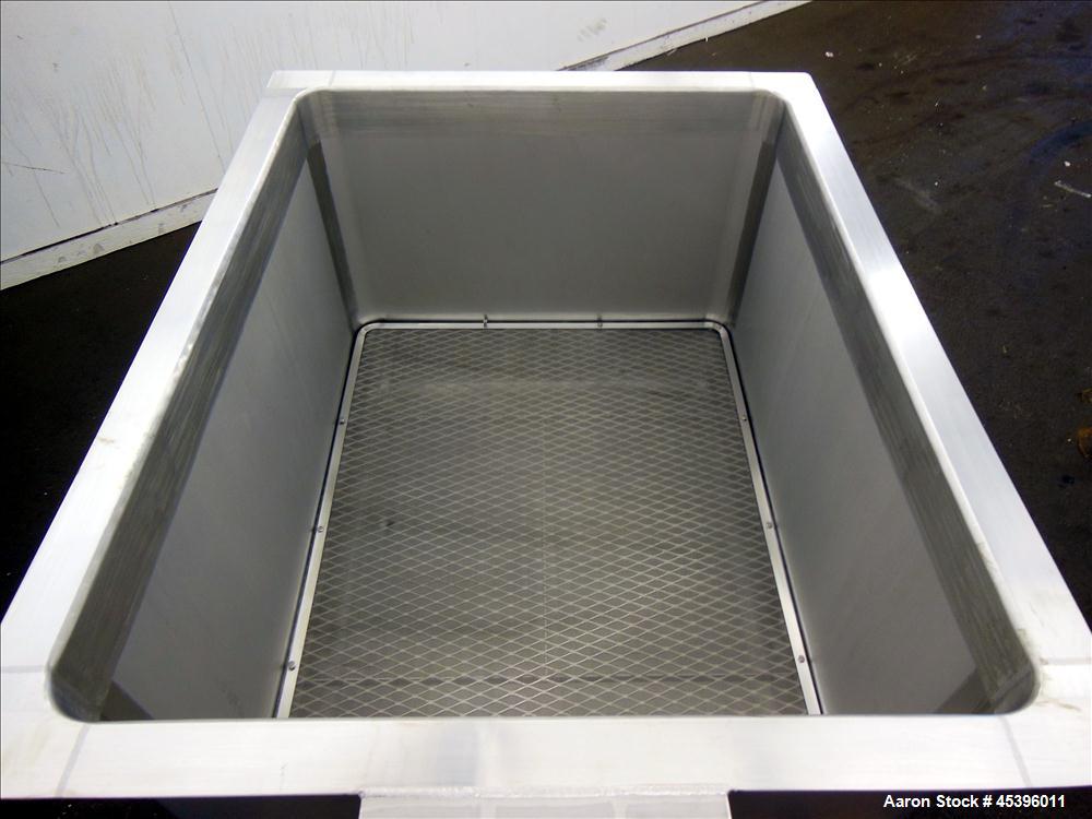 Unused- 200 Gallon Stainless Steel Apache Stainless Equipment Square Gravity Fil