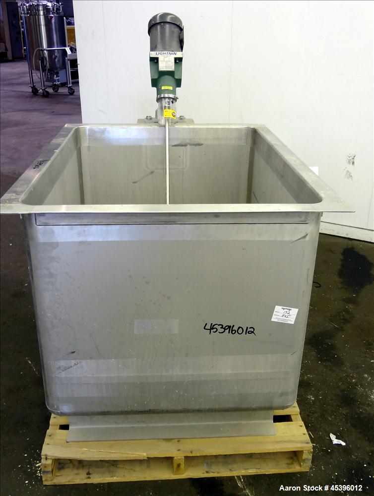202 Gallon Stainless Steel Apache Stainless Equipment Square Gravity Filter Tank