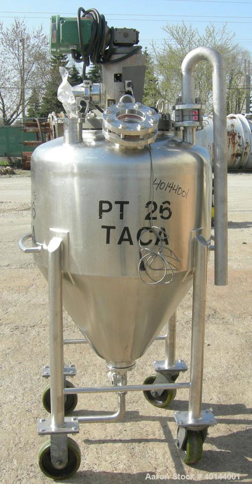 Used B & G Pressure Tank, 75 Gallon, 316 Stainless Steel, Vertical. Approximately 32" diameter x 20" straight side x 24" coned bottom. Dish top. Internal rated 75/fv psi at 300 deg F. Top entering Li...