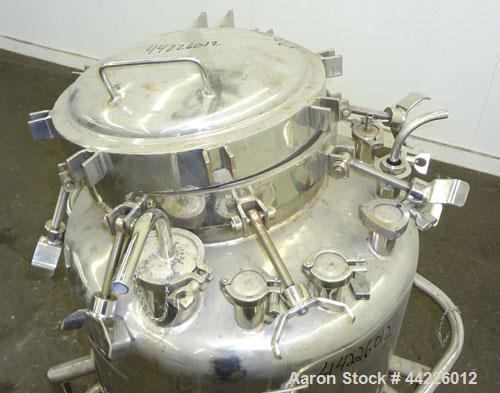 Used B&G Machine Pressure Tank, 55 Gallon (208.14 Liter), 316 Stainless Steel, Vertical. Approximate 26" diameter x 24" straight side, dished top and bottom. Internal rated Full Vacuum /30 psi at -20...