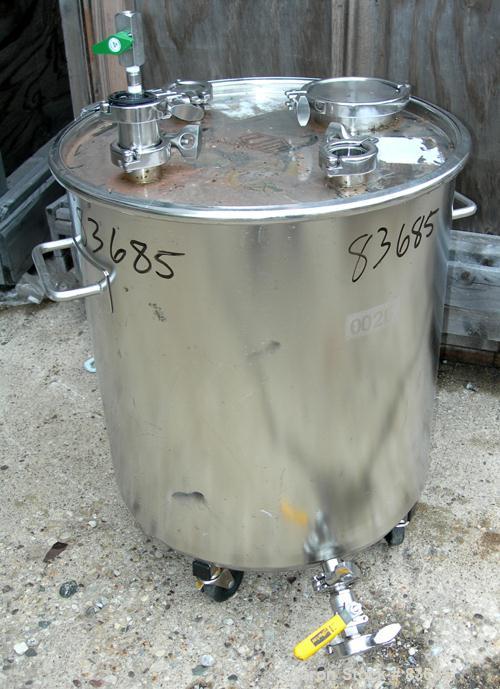 USED: Bolz Tank, 20 gallon, 304 stainless steel, vertical. 17-3/4" diameter x 19" straight side. Open top with clamp-on cover, flat bottom. Cover openings: (3) 1-1/2" tri clamp, 4-1/2" tri clamp, 1" ...