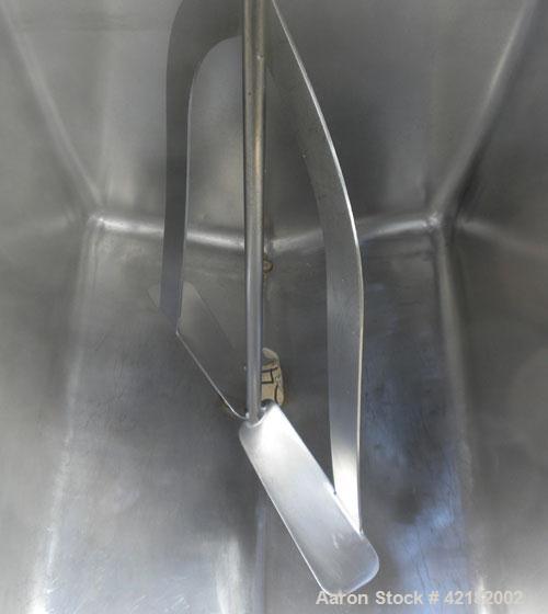 Used Cherry Burrell 3 Compartment Tank, approximately 390 total gallons, 130 gallon each compartment, model UAMS375R, 304 stainless steel, horizontal. Each compartment measures approximately 36" long...