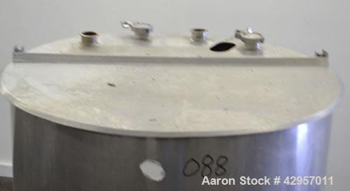 Used Cherry-Burrell Tank, 160 Gallon, 304 Stainless Steel, Vertical. 36’’ Diameter x 37’’ straight side. Open top with a 2 piece cover, sloped bottom. Provision for a clamp on agitator. 2’’ Tri-clamp...