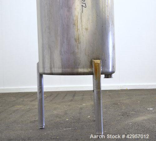 Used Cherry-Burrell Tank, 65 Gallon, 304 Stainless Steel, Vertical. 24’’ Diameter x 34’’ straight side. Open top with a 2 piece cover, sloped bottom. Lightnin clamp on agitator, model XD-30-3PH. ½’’ ...