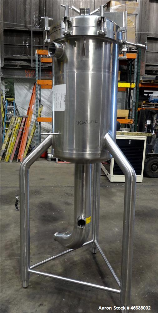 Used Cherry Burrel Deaerator Pressure Tank, 75 Gallon, 316L Stainless Steel, Vertical. 24" Diameter x 40" straight side. Dished clamp top, dished bottom. Internal rated 65 psi at -20 to 350 degrees F...