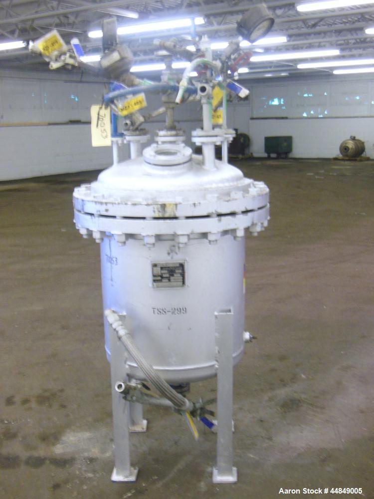 Used Chicago Boiler Company Pressure Tank, 50 Gallon, 304 Stainless Steel, Vertical. 24" Diameter x 24" straight side, dished bolt on top, dished bottom. Internal rated 14.7/122 psi at 365 degrees F....