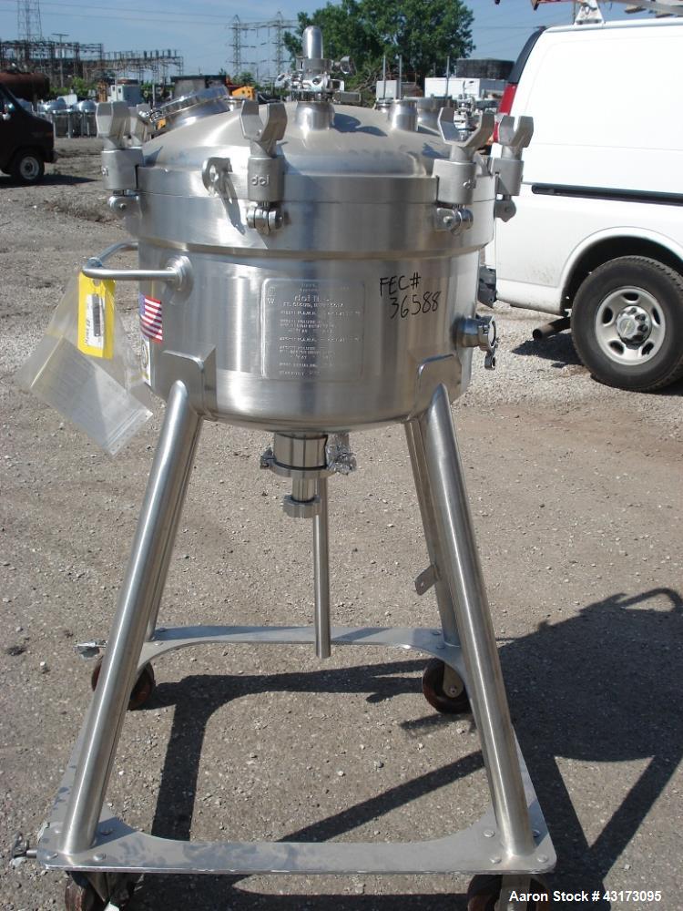 Used 80 Liter DCI receiver, 316L stainless steel construction, 24" diameter x 10" straight side, Rated 50/15 psig @ 350 degrees F internal, removable dished top and dished bottom, 1.5" drain, top has...
