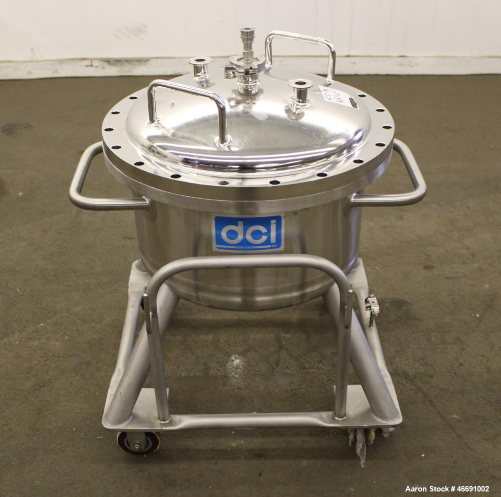 Used DCI Pressure Tank, 60 Liter (15.8 Gallon), 316 Stainless Steel, Vertical.