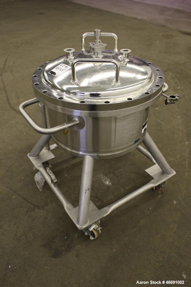 Used DCI Pressure Tank, 60 Liter (15.8 Gallon), 316 Stainless Steel, Vertical.