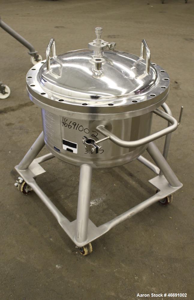 Used DCI Pressure Tank, 60 Liter (15.8 Gallon), 316 Stainless Steel, Vertical.