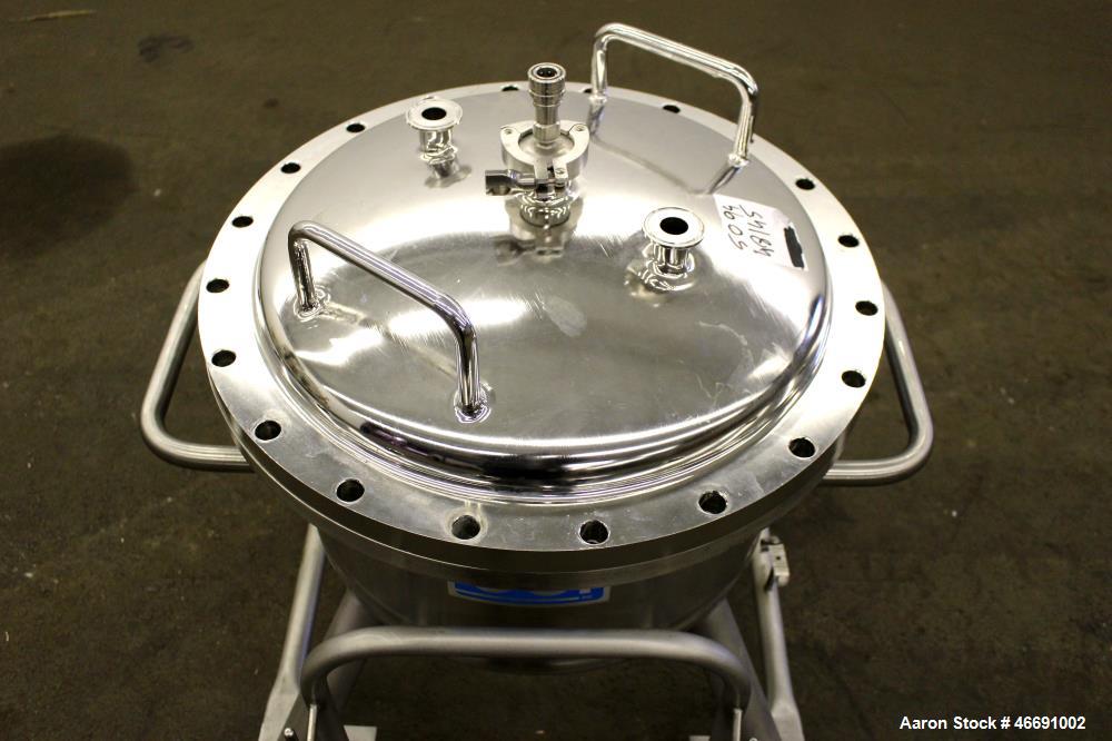 Used DCI Pressure Tank, 60 Liter (15.8 Gallon), 316 Stainless Steel, Vertical.