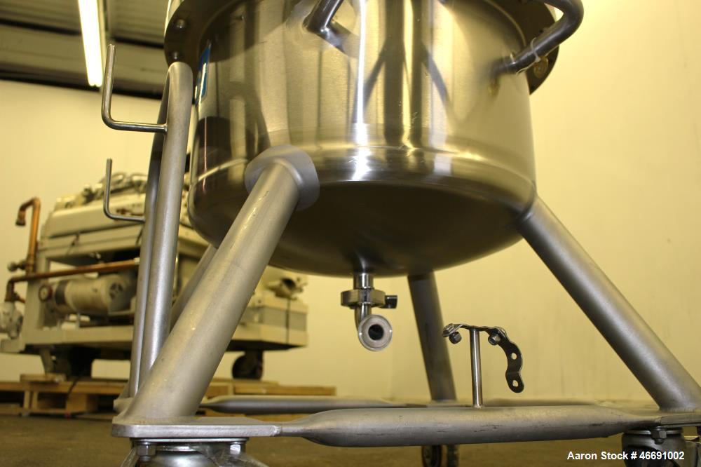 Used DCI Pressure Tank, 60 Liter (15.8 Gallon), 316 Stainless Steel, Vertical.