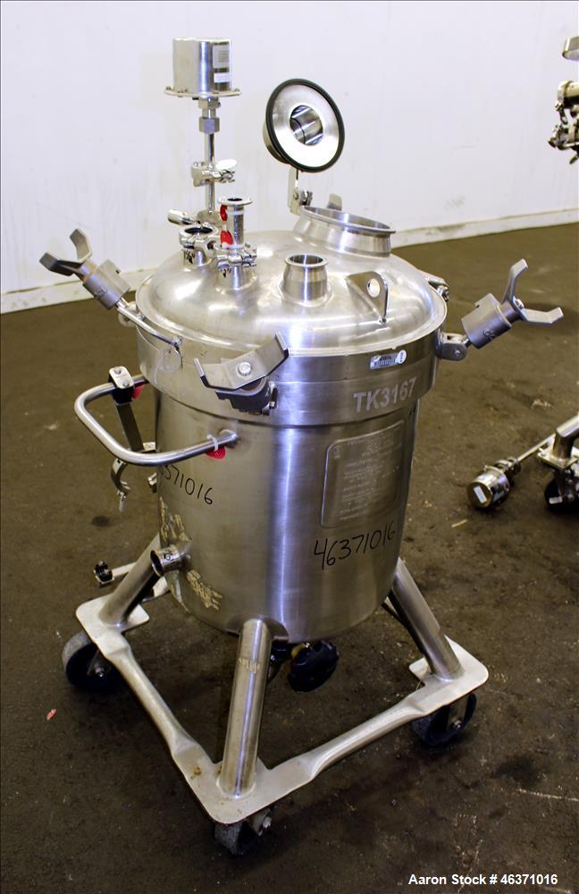 Used DCI Pressure Tank, 22.5 Gallon (85 Liter), 316L Stainless Steel, Vertical. 18" Diameter x 17-3/4" straight side. Clamp down hinged dished top, dish bottom head. Internal rated 50/-15 psi at -20 ...