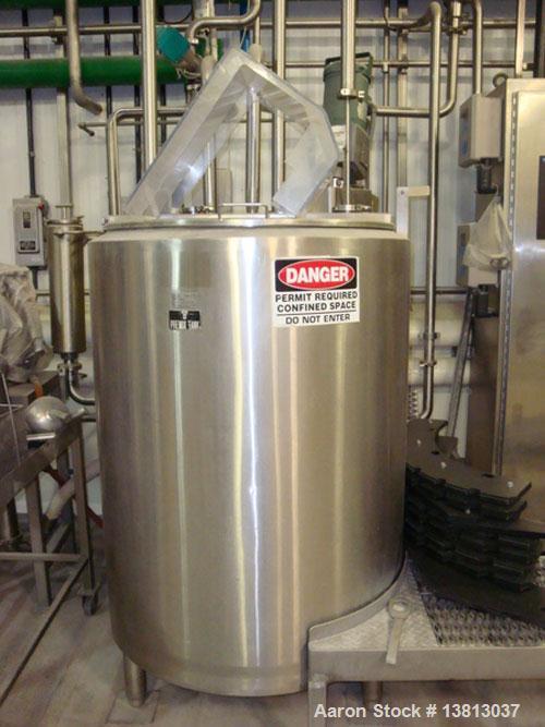 Used DCI 200 Gallon stainless steel, hot water jacketed, process tank with Lightnin mixer.
