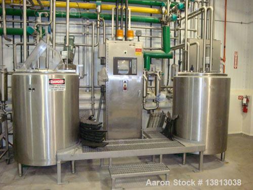 Used DCI 200 Gallon stainless steel, hot water jacketed, process tank with Lightnin mixer.