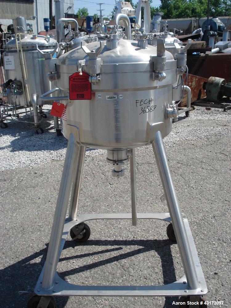 Used 80 Liter DCI receiver, 316L stainless steel construction, 24" diameter x 10" straight side, Rated 50/15 psig @ 350 degrees F internal, removable dished top and dished bottom, 1.5" drain, top has...