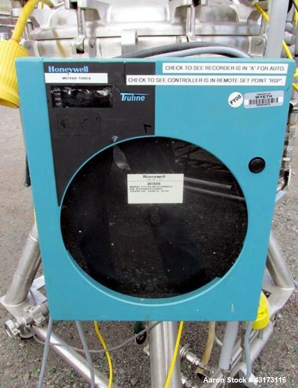 Used- DCI Pressure Receiver, 140 Liter. 316L stainless steel construction, approximately 24" diameter x 20" straight side, r...