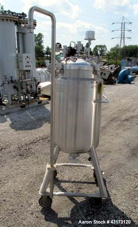 Used DCI receiver,100 liter, 316 stainless steel construction, approximately 18" diameter x 31" straight side, removable dish top, dish bottom, rated 50 psi and full vacuum at 350 f internal, 3", (2)...