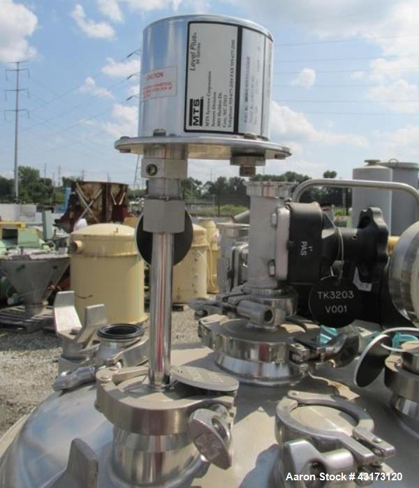 Used DCI receiver,100 liter, 316 stainless steel construction, approximately 18" diameter x 31" straight side, removable dish top, dish bottom, rated 50 psi and full vacuum at 350 f internal, 3", (2)...