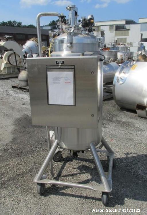 Used DCI receiver,150 liter, 316 stainless steel construction, approximately 18" diameter x 41" straight side, removable dish top, dish bottom, rated 50 psi and full vacuum at 350 f, bottom mounted B...