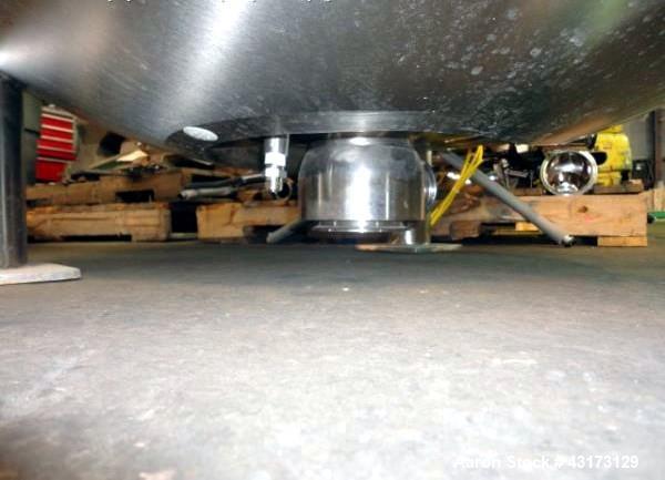 Used DCI Receiver, 300 Liter, 316 Stainless Steel. Approximately 30" diameter x 31" straight side, removable dish top, dish bottom, rated 50 psi and full vacuum at 350 f, 6", 4", (5)3", (4)2", 1.5" t...