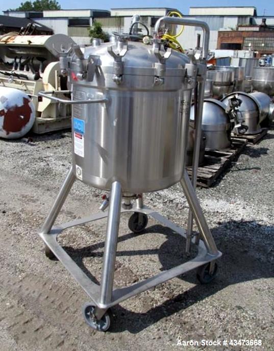 Used DCI Receiver, 300 Liter (79.2 Gallon). 316 Stainless steel construction, approximately 30" diameter x 25" straight side, removable dish top, dish bottom. Internal rated 50psi & Full Vacuum at 25...