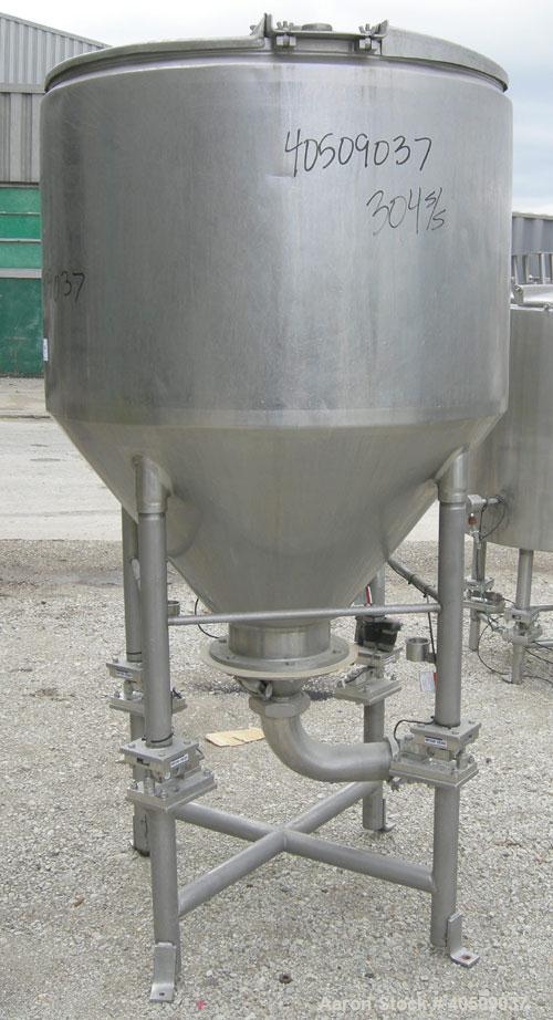 Used Dairy Craft tank, 175 gallon, 304 stainless steel, vertical. 42" diameter x 28" straight side x 28" coned bottom, flat top with (2) 1/3 covers. Hinged stainless steel agitator bridge. Bottom sup...