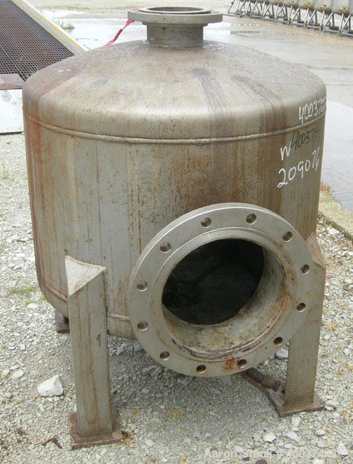 Used Designers Fabricators Tank, 100 Gallon, 304 Stainless Steel, Vertical. 36" diameter x 24" straight side, dished top and bottom. Openings: top 6"; side 12", 6"; 6" center bottom outlet. Mounted o...