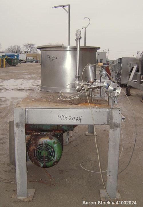 Used Stainless Products Pre-Mix Tank, 120 gallon, 316 stainless steel, vertical. 32" diameter x 36" straight side. Open top with a 2 piece cover, coned bottom. Bottom agitator with (3) squirrel cage ...