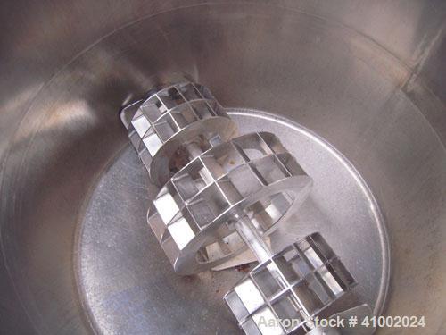 Used Stainless Products Pre-Mix Tank, 120 gallon, 316 stainless steel, vertical. 32" diameter x 36" straight side. Open top with a 2 piece cover, coned bottom. Bottom agitator with (3) squirrel cage ...