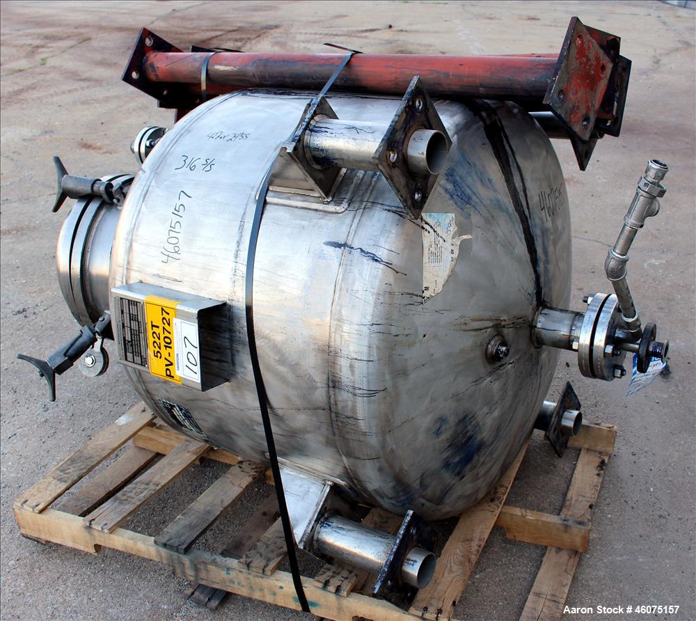 Used Eastern Manufacturing Pressure Tank, 150 Gallon, 316L Stainless Steel, Vertical. Approximate 40" diameter x 24" straight side, dished top & bottom. Internal rated 80 psi/Full Vacuum at -20 to 20...