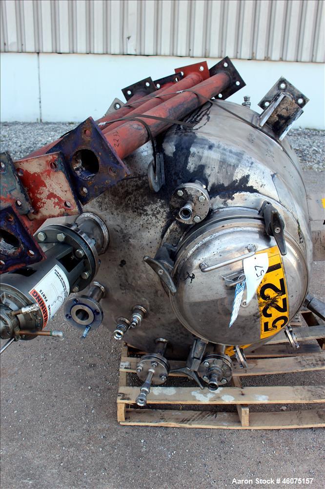 Used Eastern Manufacturing Pressure Tank, 150 Gallon, 316L Stainless Steel, Vertical. Approximate 40" diameter x 24" straight side, dished top & bottom. Internal rated 80 psi/Full Vacuum at -20 to 20...