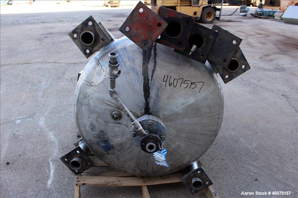 Used Eastern Manufacturing Pressure Tank, 150 Gallon, 316L Stainless Steel, Vertical. Approximate 40" diameter x 24" straight side, dished top & bottom. Internal rated 80 psi/Full Vacuum at -20 to 20...