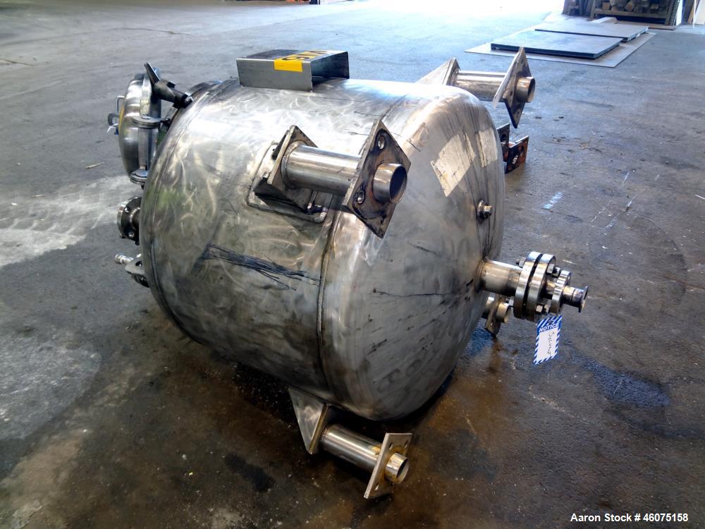 Used Eastern Manufacturing Pressure Tank, 150 Gallon, 316L Stainless Steel, Vertical. Approximate 40" diameter x 24" straight side, dished top & bottom. Internal rated 80 psi/Full Vacuum at -20 to 20...