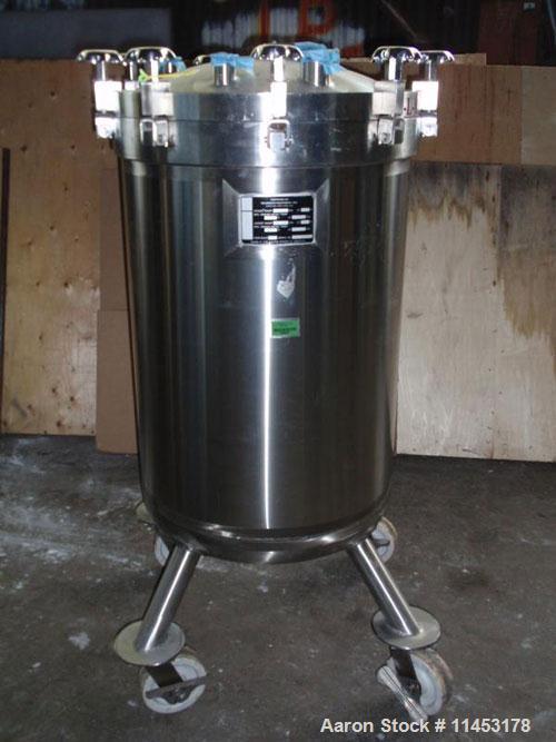 Used-Feldmeier 70 Gallon Receiver. Stainless steel construction, 24" diameter x 33" straight side, removable dish top, dish ...