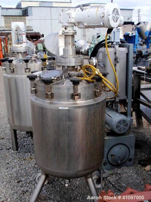 Used Feldmeier Pressure Tank, 40 gallon, 316L Stainless Steel, Vertical. 21 3/4" diameter x 24" straight side, removable dish top, dish bottom. Internal rated 30 psi and full vacuum at 350 deg F. Off...