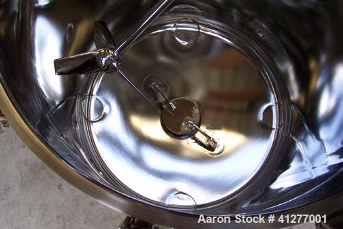 Used Feldmeier Pressure Tank, 50 Gallon, 316L stainless steel, vertical. 23 5/8" diameter x 25" straight side, dished clamp on top, dish bottom. Internal rated 45/FV at 350 deg F. Off center Lightnin...