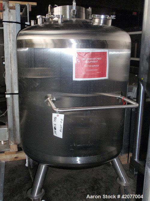 Used Feldmeier Pressure Tank, 250 Gallon, 316 Stainless Steel, Vertical. 42’’ diameter x 36’’ straight side, dished top and bottom. Internal rated 75psi/FV at 300 deg.f.. Openings top 1-1/2’’, (2) 2’...