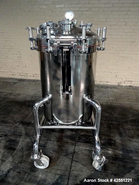 Used Feldmeier Receiver Tank, 60 Gallon, Stainless Steel. 24" Diameter x 30" straight side. Hinged dished top with assist, dished bottom. Internal rated 50 psi at 300 degrees F. Bottom mounted magnet...