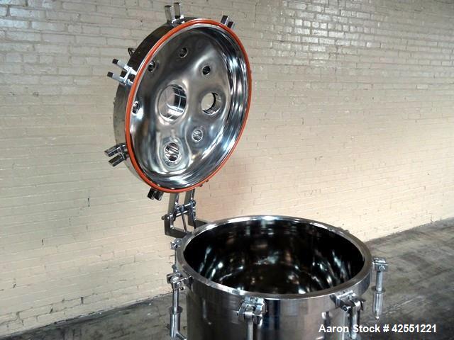 Used Feldmeier Receiver Tank, 60 Gallon, Stainless Steel. 24" Diameter x 30" straight side. Hinged dished top with assist, dished bottom. Internal rated 50 psi at 300 degrees F. Bottom mounted magnet...
