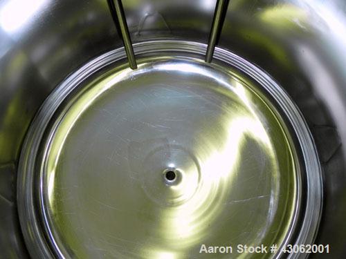 Used Feldmeier Pressure Tank, 350 Liter (92.48 Gallons), 316L Stainless Steel, Vertical. 36 Diameter x 20 straight side, dished top and bottom. Internal rated 30 psi at -20 to 350 degrees F. Openings...