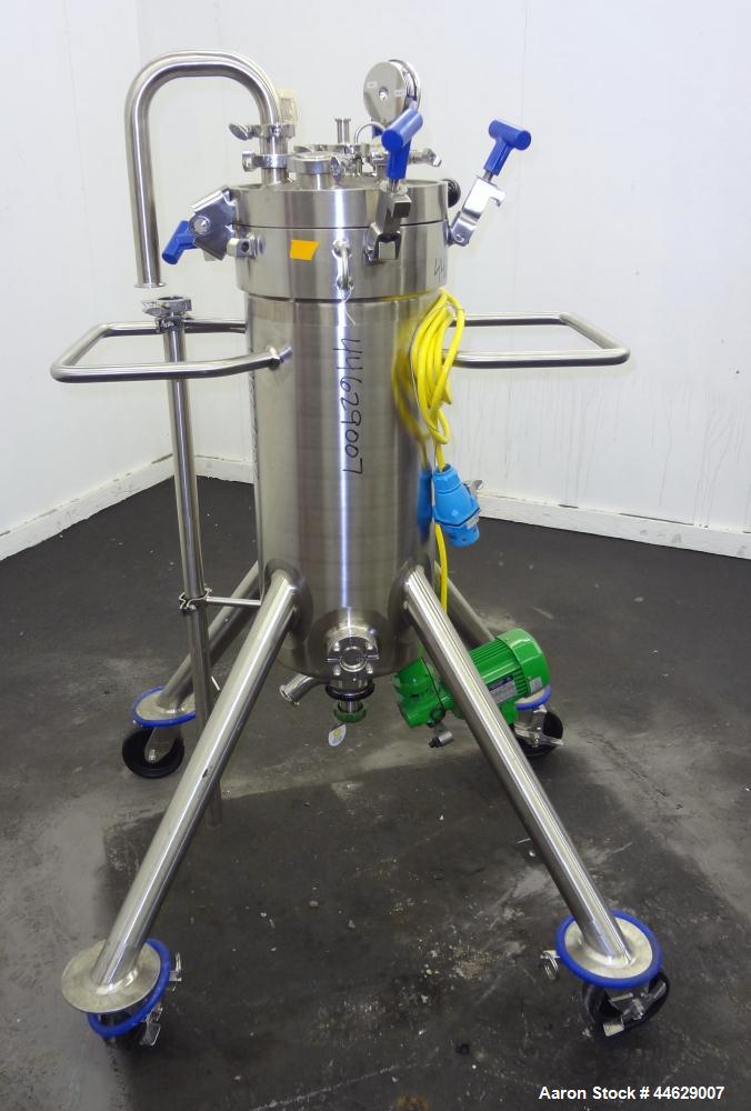 Used Feldmeier Pressure Tank, 13 Gallon (50 Liter), 316L Stainless Steel, Vertical. 12” Diameter x 28” straight side, clamp on slight dished top, dished bottom. Internal rated 50 psi/Full Vacuum at -...
